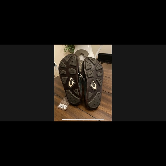NEW OluKai Kohana Sandals Dark Wood/ Moss M8 MSRP $130 main image 2